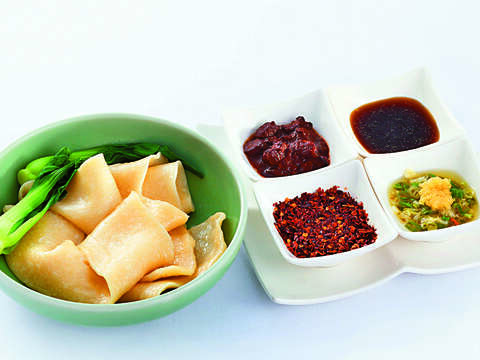 油潑麵非常有嚼勁，是帶有陝西風情的麵食。（圖／喜來登提供）