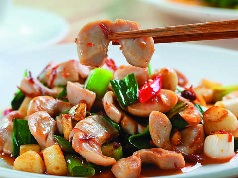 烏魚胗在台北很少見，在明福可以吃到炒得恰如其分的美味。（攝影／何宗昇）