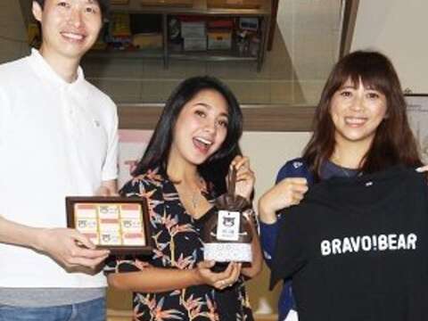 臺北 HAPPY TOGETHER 印尼偶像劇夢幻美少女奇拉娜抵臺北 品味米其林、玩美甲、手作熊讚鳳梨酥 推薦網美必拍祕境