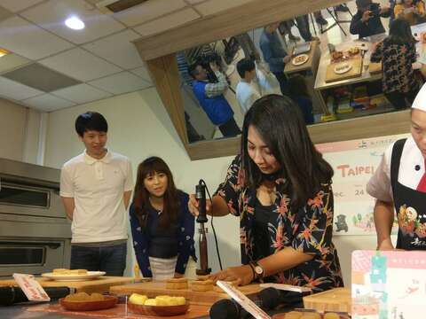 臺北 HAPPY TOGETHER 印尼偶像劇夢幻美少女奇拉娜抵臺北 品味米其林、玩美甲、手作熊讚鳳梨酥 推薦網美必拍祕境