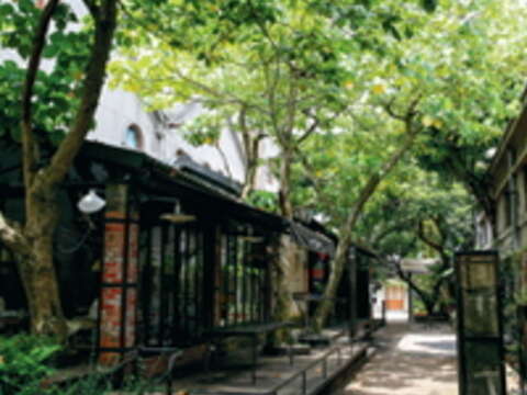 綠意盎然的華山文創園區。(楊智仁攝)