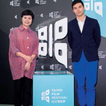 本屆電影節主席李烈（左）與電影大使鳳小岳（右）