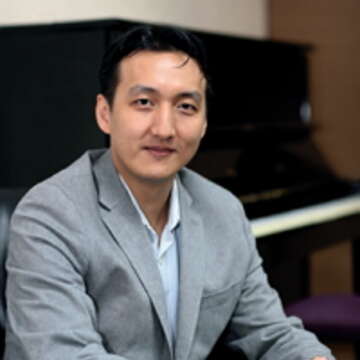 ​​​​​​​與台北市立交響樂團中傑出的音樂家合作，讓黃東漢汲取到更多的養分，發揮音樂創意。