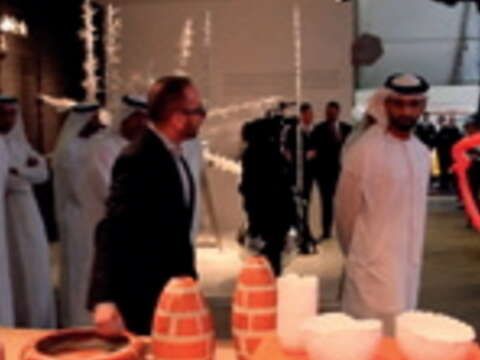 杜拜皇室一行人參觀杜拜設計節二○一六臺北世界設計之都展場。