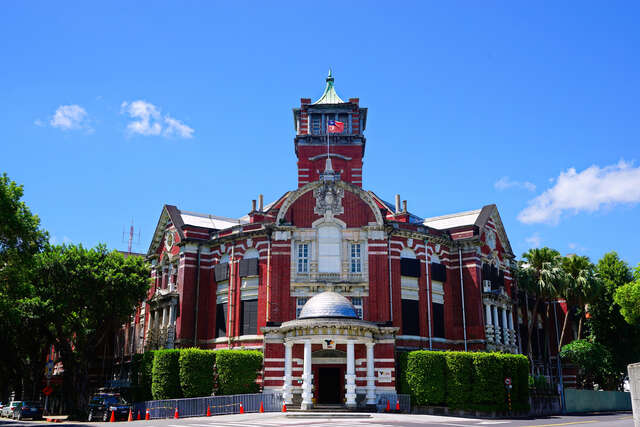 臺灣菸酒股份有限公司建築正面全景_攝影/劉佳雯