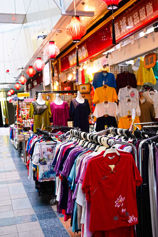 Longshan Temple Underground Shopping Bazaar