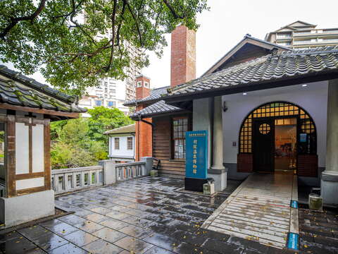 北投溫泉博物館入口處在二樓,有別於其他博物館