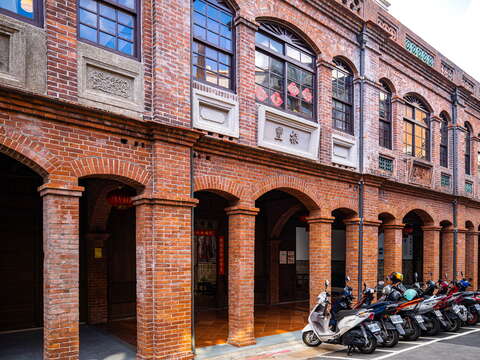 Los viejos edificios con tienda en la calle Dihua