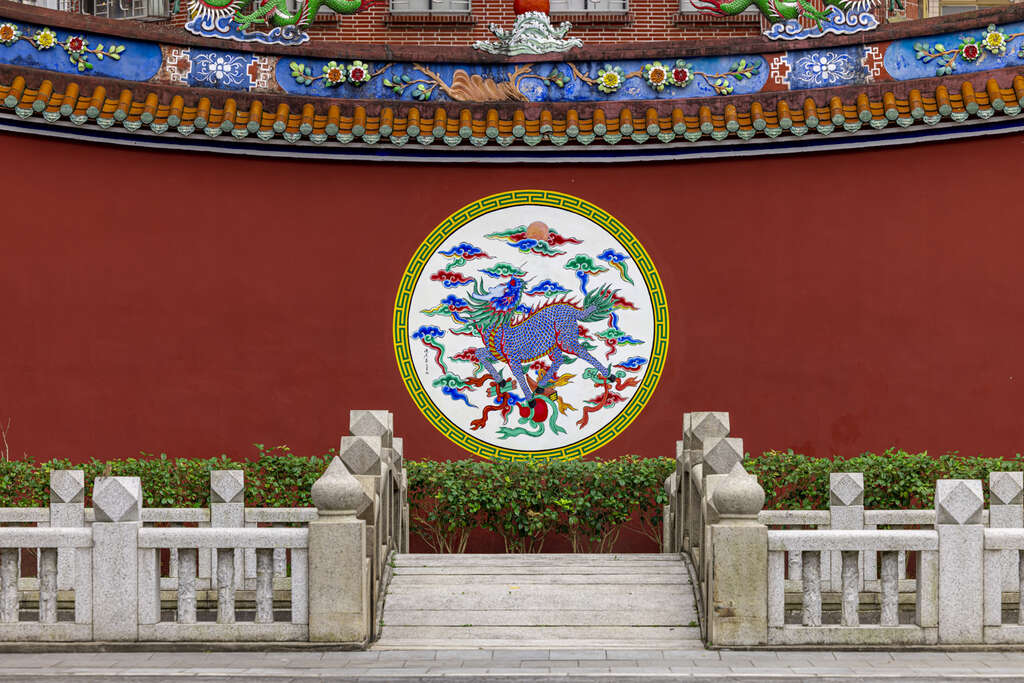 庙宇内麒麟图腾(图片来源：台北市政府观光传播局)
