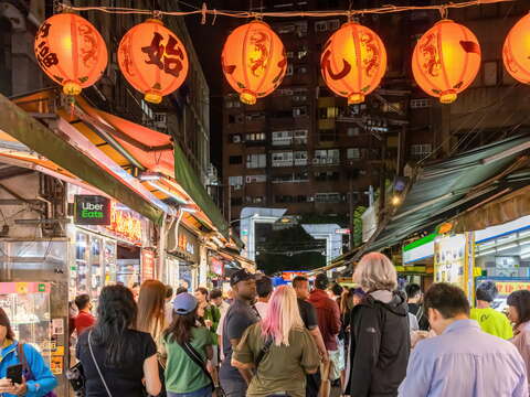 熱鬧的臨江街觀光夜市