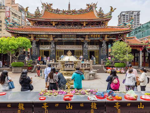 龍山寺