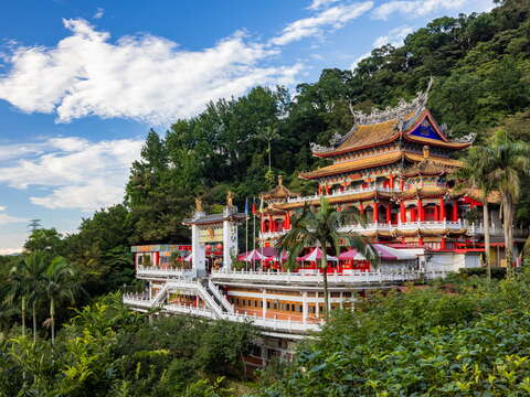 凌霄寶殿側景