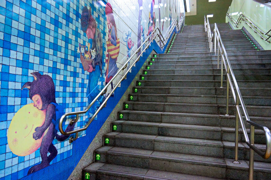 幾米主題南港站_以幾米暢銷書《地下鐵》的插畫作品為設計_攝影/高讚賢