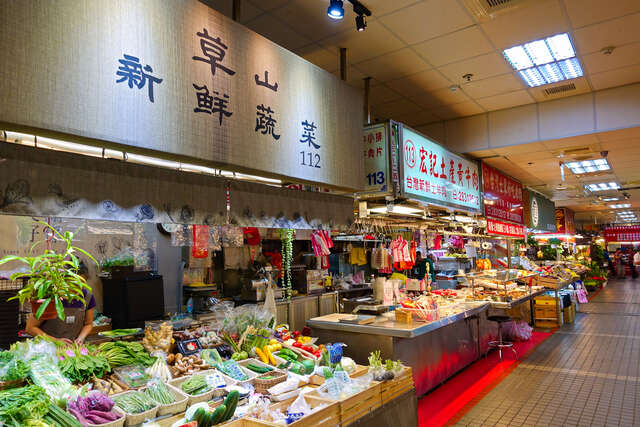 士東市場-市場內部一景-攝影/劉佳雯