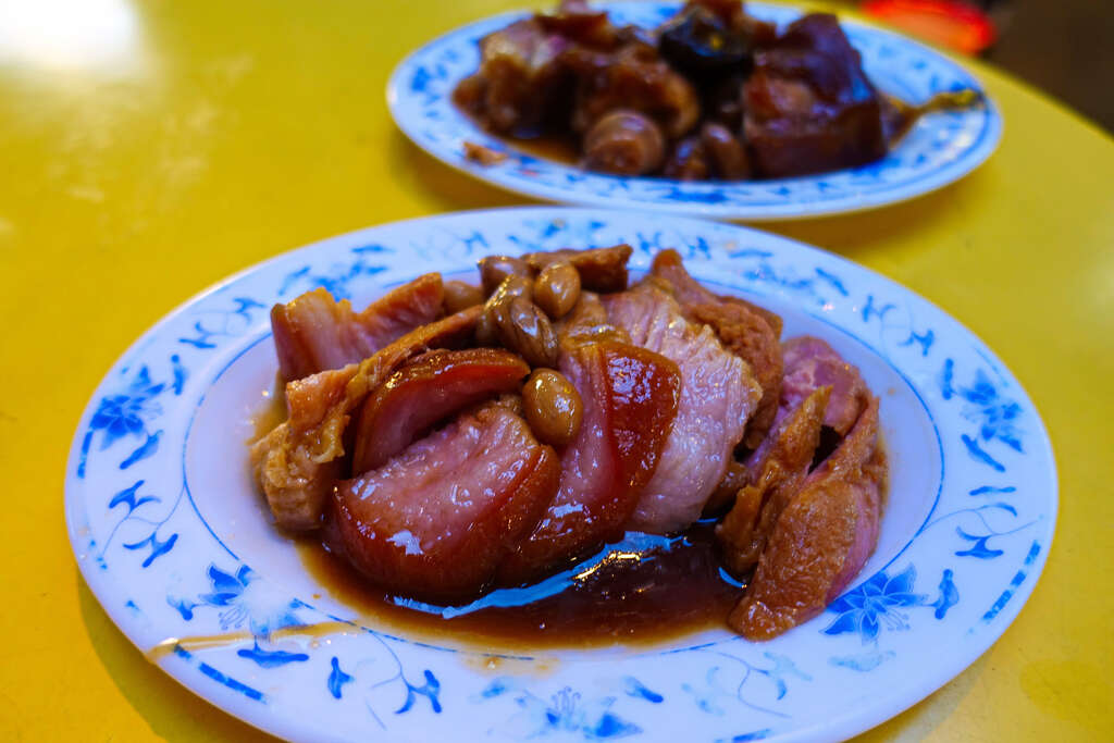 梧州街观光夜市-卤猪脚美食照-摄影/刘佳雯