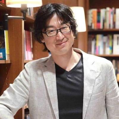 Japan’s Naoki Prize-Winning Writer Akira Higashiyama