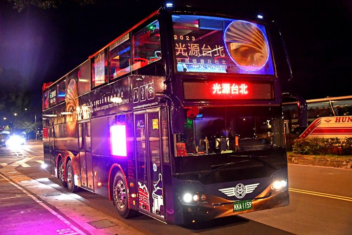 咦🤔臺北市雙層觀光巴士怎麼變的不一樣了~🚌系列2/5