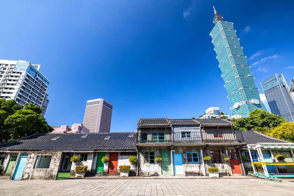 Passing Through the Time An Exploration Journey of Taipei City(2)