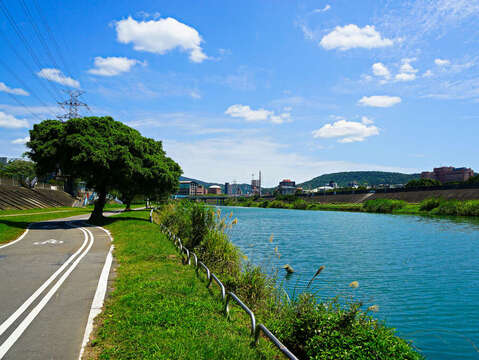 Riding Around Taipei: The Itinerary of Ironman