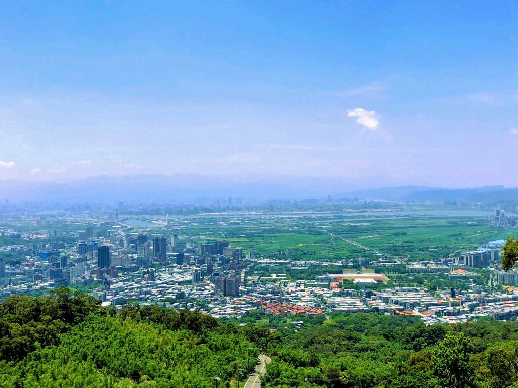 夏日畅游北投大屯 健行避暑赏夜景一次满足