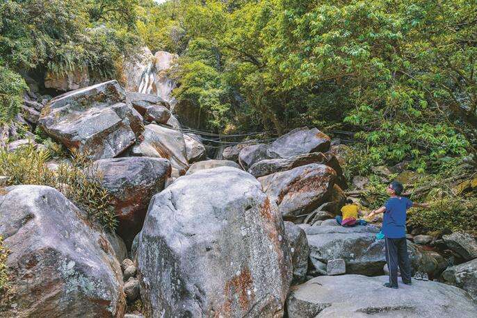 TAIPEI AUTUMN 2018 Vol.13 A Waterfall, Birdsong and Mountain Greenery –  Yuanjue Temple and Liyushan Trails Loop