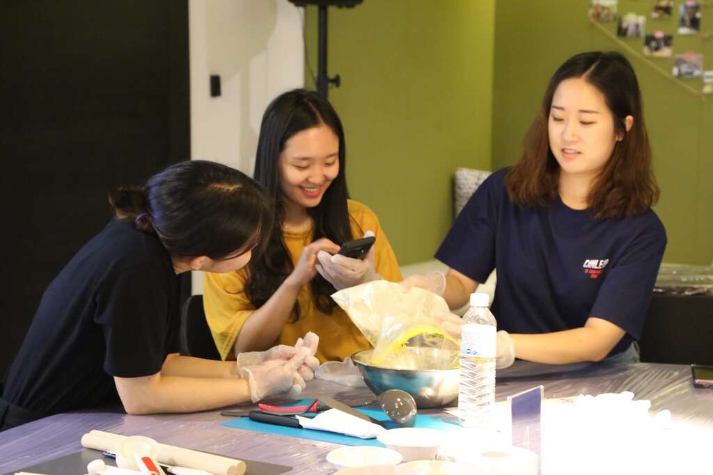 观光传播局力推美食观光、阿兜仔逛市场亲手做台菜