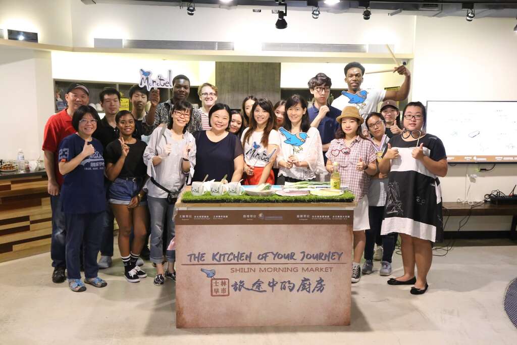 观光传播局力推美食观光、阿兜仔逛市场亲手做台菜
