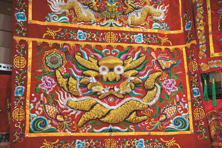 Embroidery Fine Handcrafts Carry, Custom Printed Beaded Curtains Taiwan