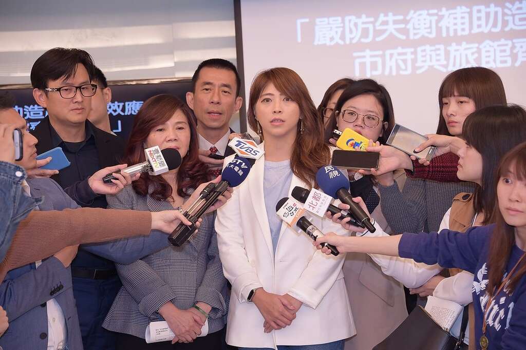 观传局长陈思宇表示中央发布扩大国旅方案排除台北市等3个县市，对地方业者是变相惩罚.JPG