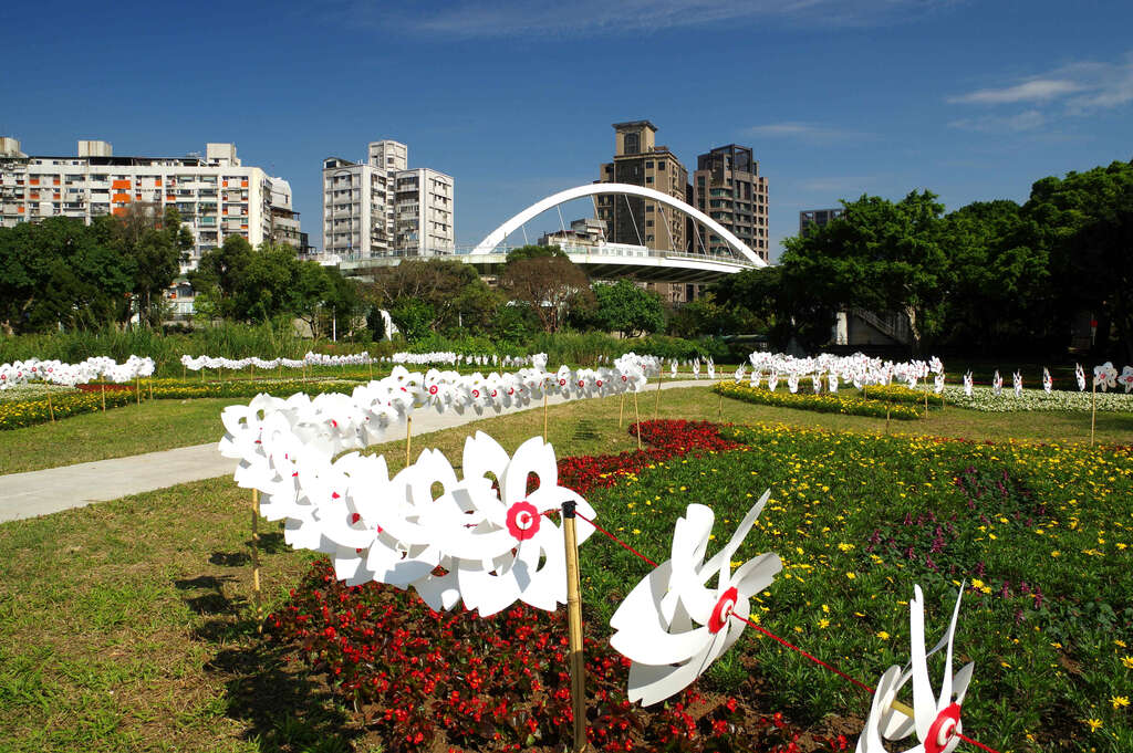 古亭河濱花海