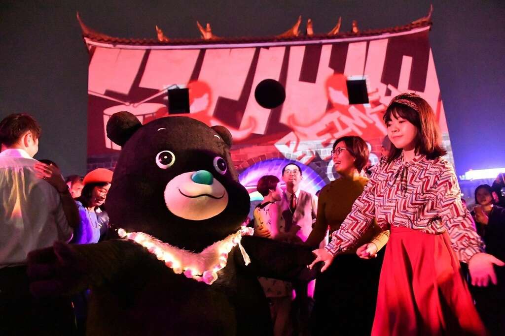 熊赞秀舞技，与Swing_Dance社团一起摇摆北门