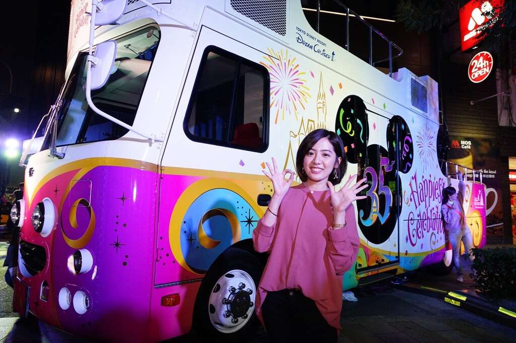 东京迪士尼度假区35周年庆特别游行专用花车「Dream Cruiser III」是本次台北灯节重要的拍照打卡热点，千万不要错过!(拍照地点东京迪士尼度假区)
