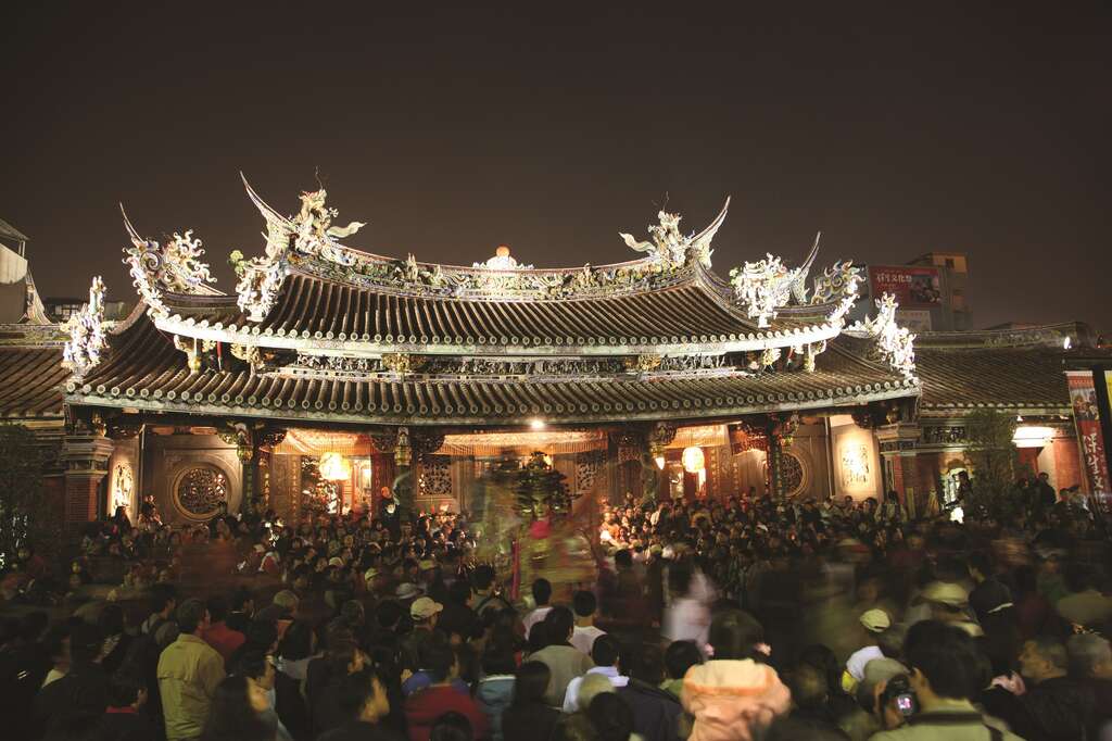 TAIPEI 春季号 2019 Vol.15--保生文化祭　歴史、宗教、コミュニティ の色彩が溢れるお祭り