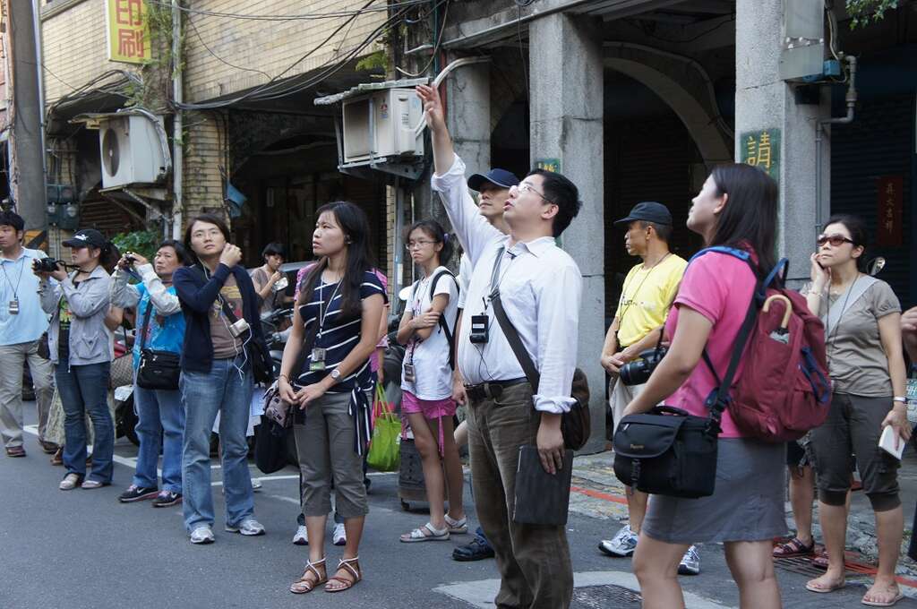 带着大家走入大稻埕，探索台北城的过去，是邱翊研发的第一条导览路线。