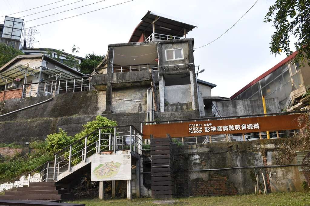 TMS隐身公馆宝藏岩山城，环境安静清幽。