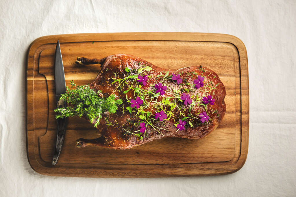 TAIPEI Summer 2019 Vol.16--Michelin Guide Showcases Taipei's Thriving Culinary Scene: From Street Eats to Tasting Menus