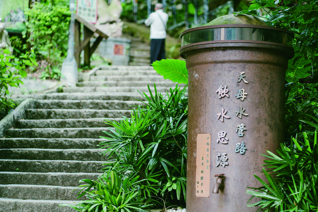 水管路步行來回大約兩小時，是陽明山國家公園的熱門步道之一。
