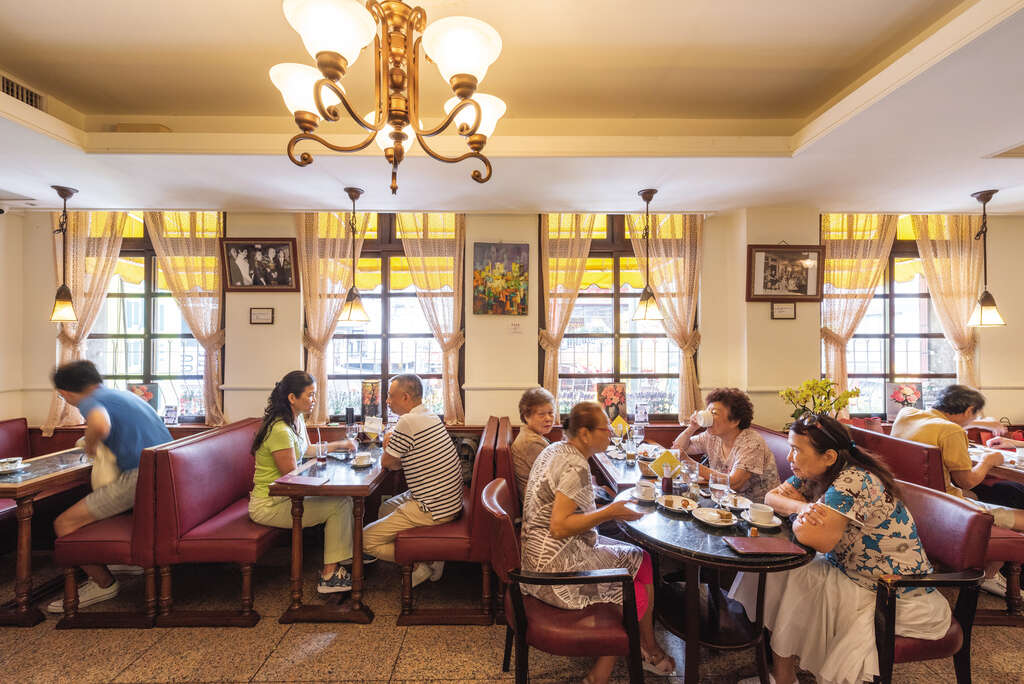 TAIPEI Fall 2019 Vol.17--Not Another Hipster Café : Taipei’s Old-School Coffee Shops