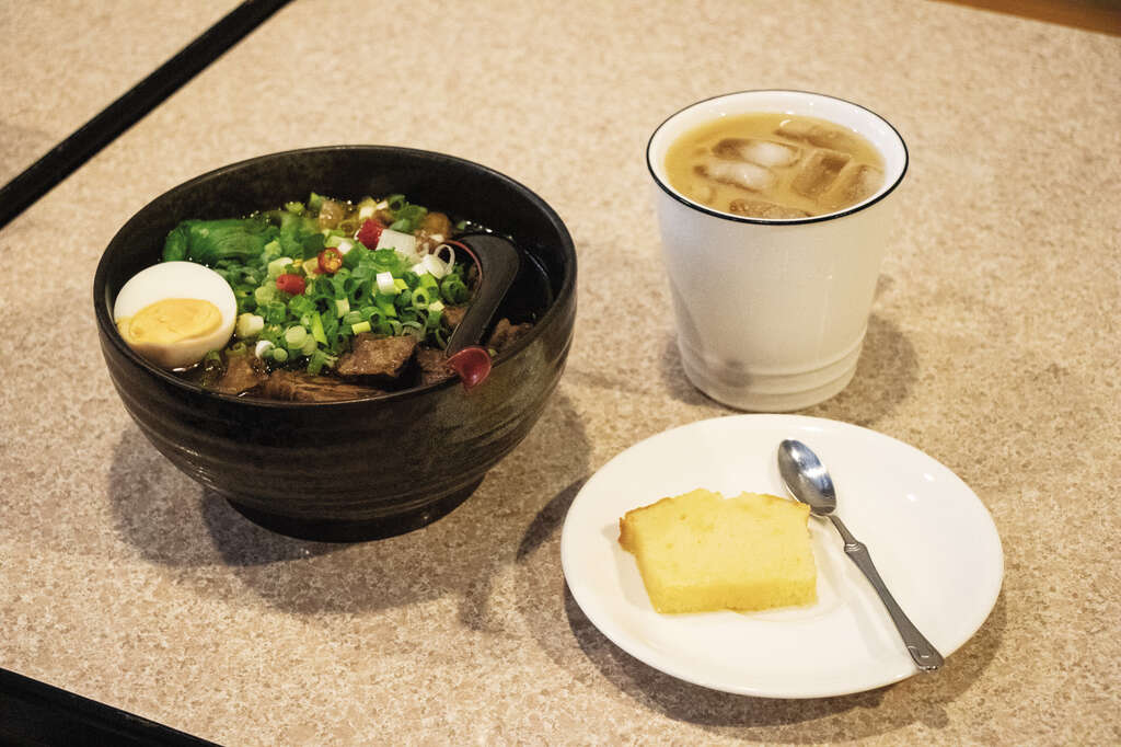 TAIPEI 秋季号 2019 Vol.17--流行りのお店にはない良さを求めて：台北の老舗カフェ
