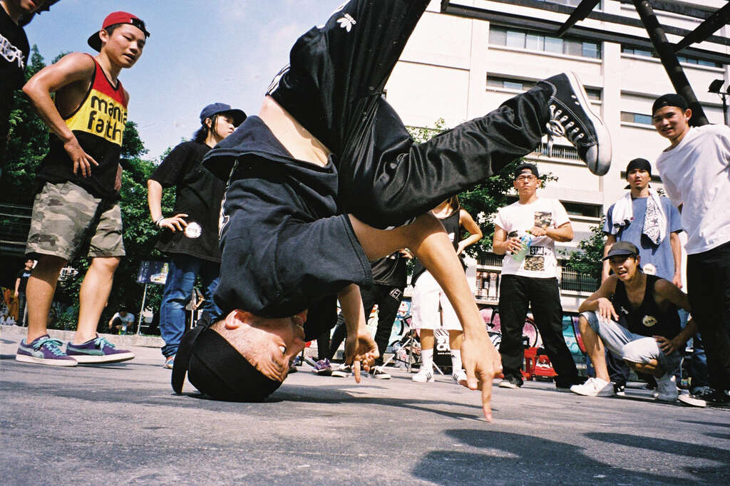 TAIPEI 秋季号 2019 Vol.17--メジャーを目指して：台北のヒップホップダンスを支えるスペイン人B-boy