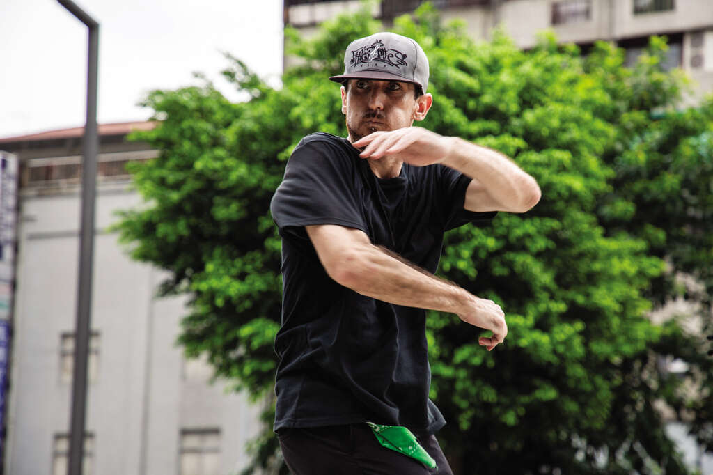 TAIPEI 秋季号 2019 Vol.17--メジャーを目指して：台北のヒップホップダンスを支えるスペイン人B-boy