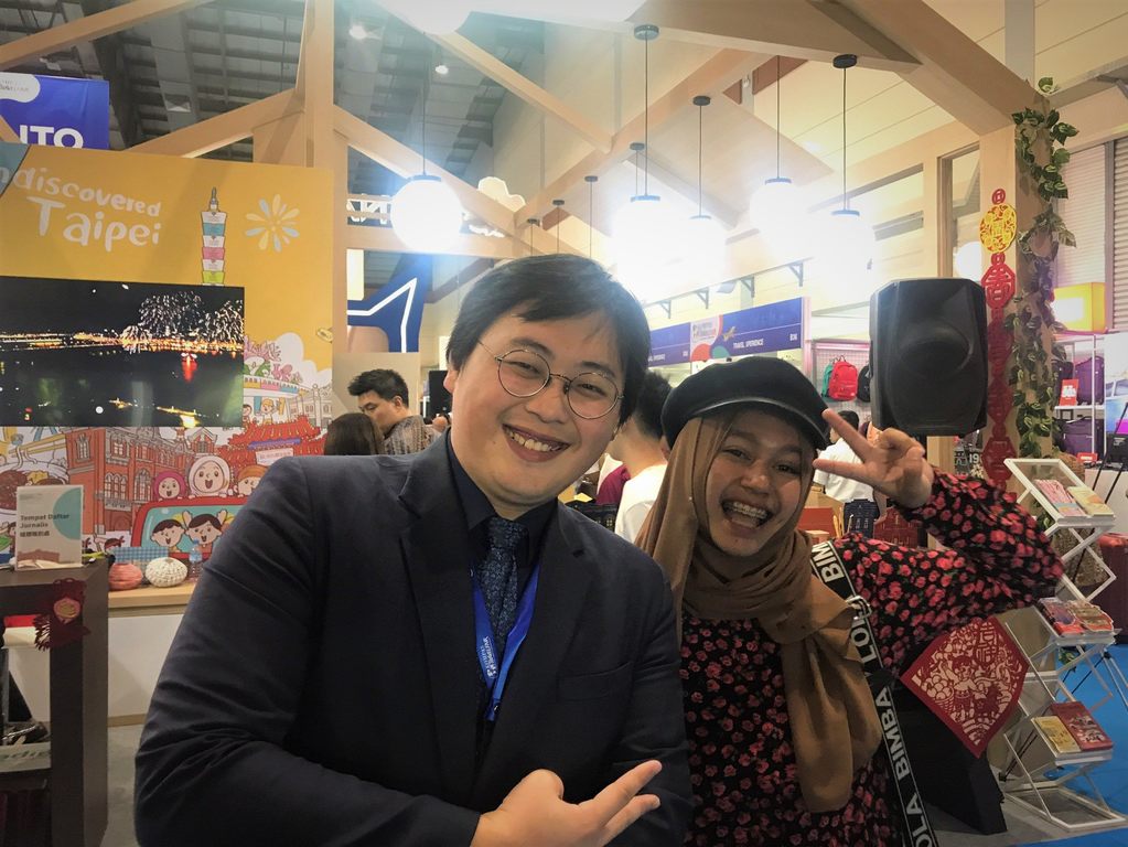 印尼网红Yusi_Fadila来到旅展现场分享台北旅游体验