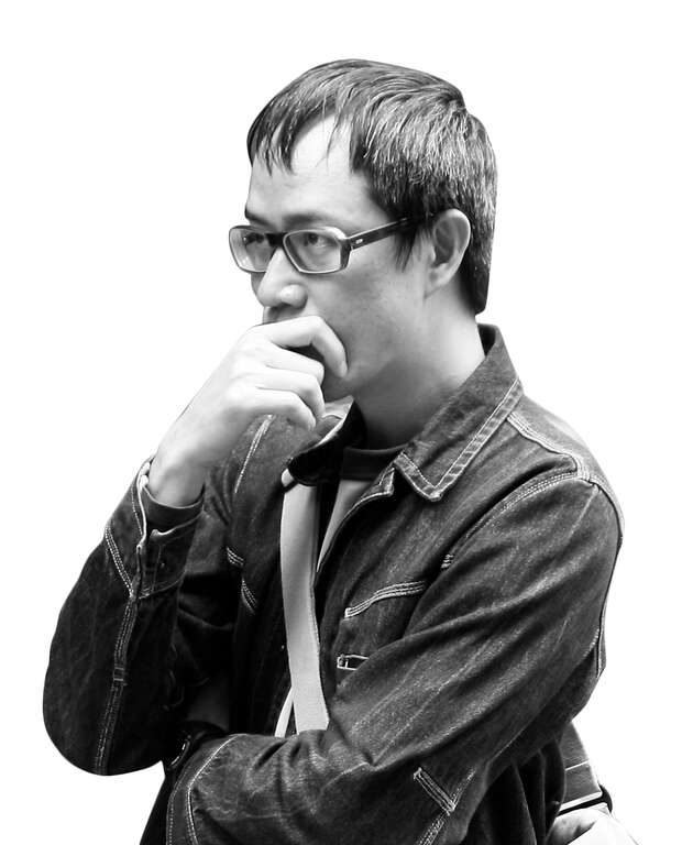 黄威融