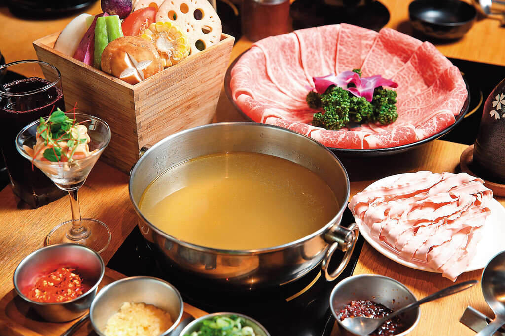 TAIPEI Winter 2019 Vol.18--Warming, Hearty, Comforting Year-End Hot Pot Gatherings