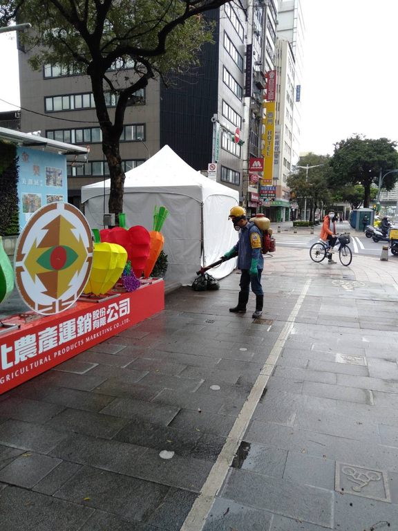北市府於灯节各灯区进行全面消毒全面提升防疫措施