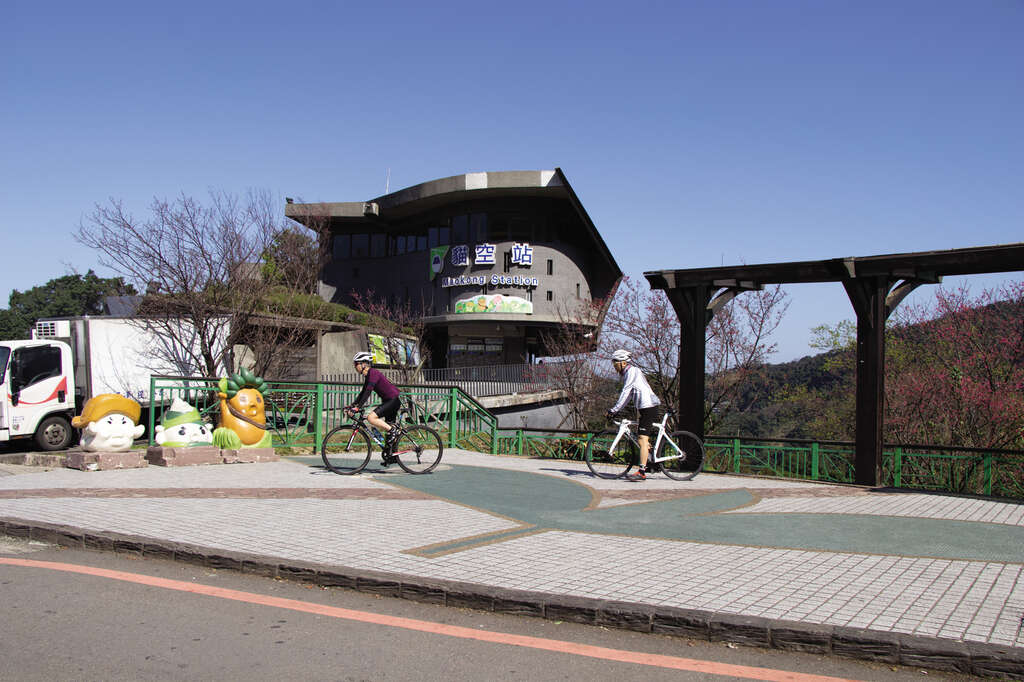 TAIPEI Winter 2020 Vol.19--Get on Your Bike: Three Cycle Routes in Taipei