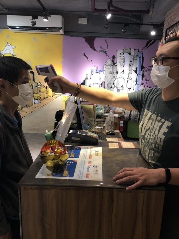 第5家防疫旅館替入住者測量體溫