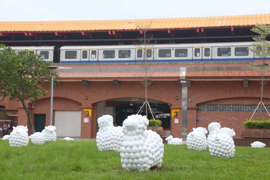 诗步领羊艺术展