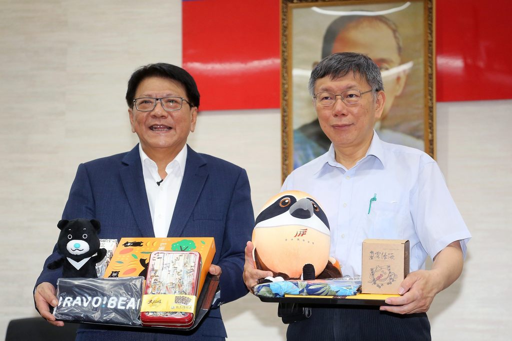 台北屏东互赠特色伴手礼