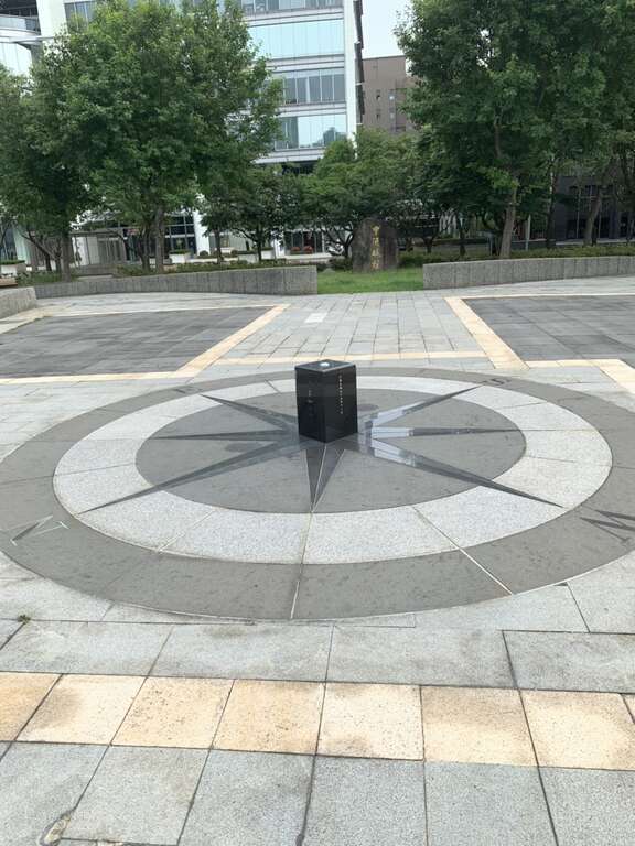 3.北勢湖公園中央廣場